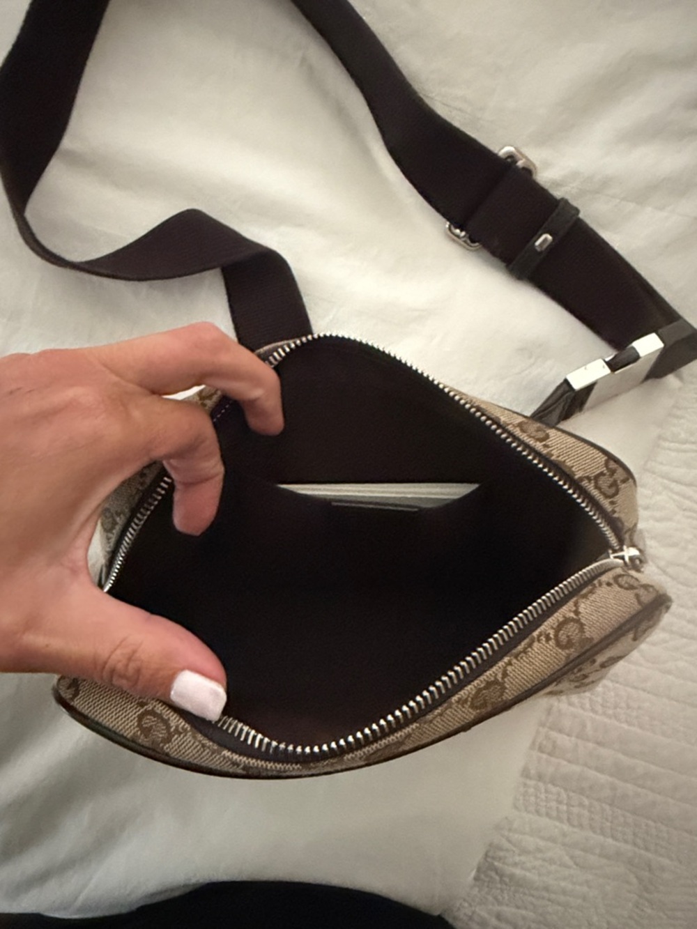 Gucci Beige & Brown Monogram Fanny Pack - Picture 2 of 3